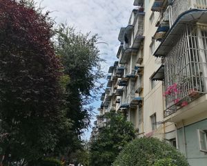 香江花园1室1厅东南