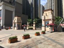 悦龙山 3室2厅 东南