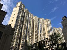 悦龙山 3室1厅 东南