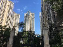 悦龙山 3室1厅 东南