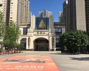 悦龙山4室1厅南