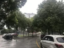 航头鹤鸣一楼离地铁站比较近比较诚意卖