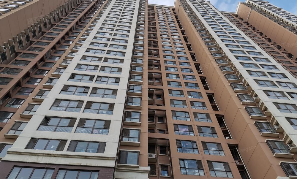 金碧园中山路长安万达对面官方认证经纪人所有房源均可联系