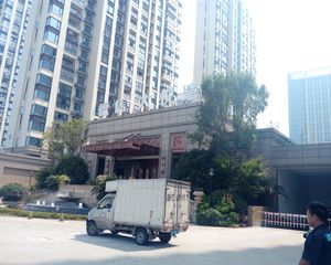 此房三朝南 高楼层 采光视野无遮挡 小区配套设施齐全