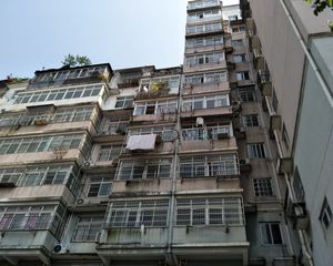 山水茗苑 南北通透,采光好 装修好,环镜优美 中间楼层