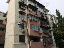 总价低,一楼带院子,位置好采光不挡第二排