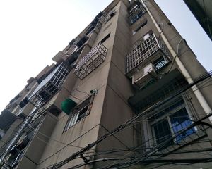 抚生路6号宿舍南北通透,采光好视野好,诚心出售