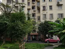 总价低,一楼带院子,位置好采光不挡第二排