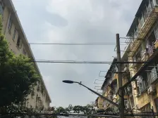 长宁区!精品小区!环境优美!车位充足!精装修!