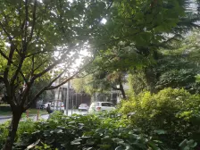 2004年商品房 地处长宁静安徐汇三区交汇处,繁华地段