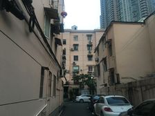 中式风格,主卧朝南,采光充足,底楼房,带采光天井