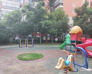 雨花亭 金地华园 地铁口 边户 小高层 位置出入方便
