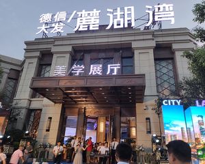 梧田龙霞轻轨旁商品房河景采光无挡诚心急卖有车位