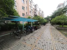 精装修,满五且一,小区中间位置,近地铁配套齐全