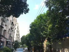 此房满五一套,诚意出售价格低,出行方便,近地铁