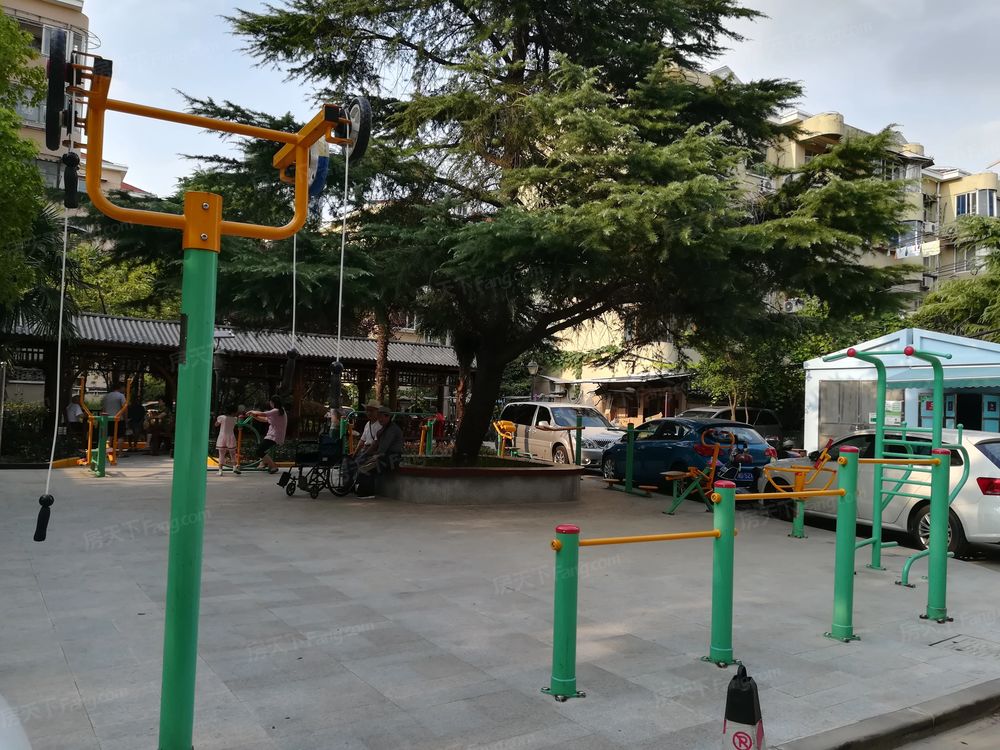 小区相关图