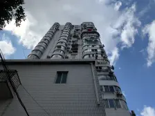 靠南京西路板块稀有电梯一房南北通风带大阳台