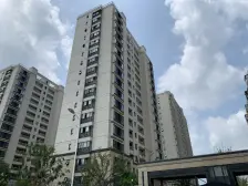 小区中心位置,中式风格,主卧朝南,采光充足