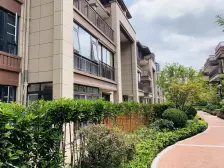 临港新片区泥城镇 2018年次新品质小区 飞机户型三房