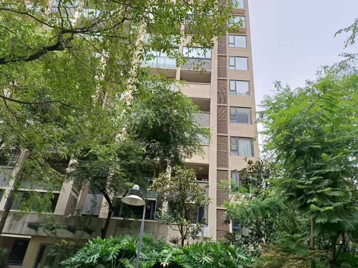 麓山国际社区云曦台
