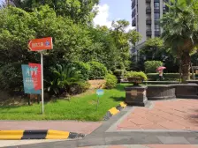 此房满五年,结婚装修一年半,采光充足,近地铁