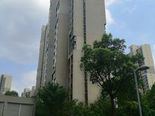 一梯一户带产权车位 四开间朝南任君装修 近宝龙广场远香湖公园