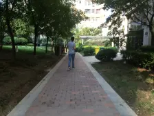 地铁口双气标准一室一厅,首付10W