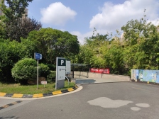 阳光洒满屋,套内107平,屋况好,18号线地铁177米。