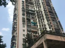 九公里轻轨旁住家小两房 保持好 出行好 距离商圈近