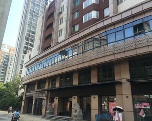 此房户型手续齐全,格局好,采光好,无遮挡,出行方便