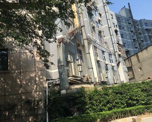 盐政大厦南北通透,采光好近地铁视野好,诚心出售