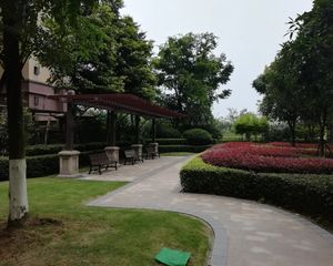 保利拉斐公馆4室1厅东南南