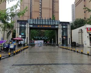 蓝光花满庭二期4室2厅西南