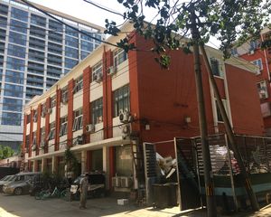 新上好房!近地铁,满五唯一靠谱卖公积金67-