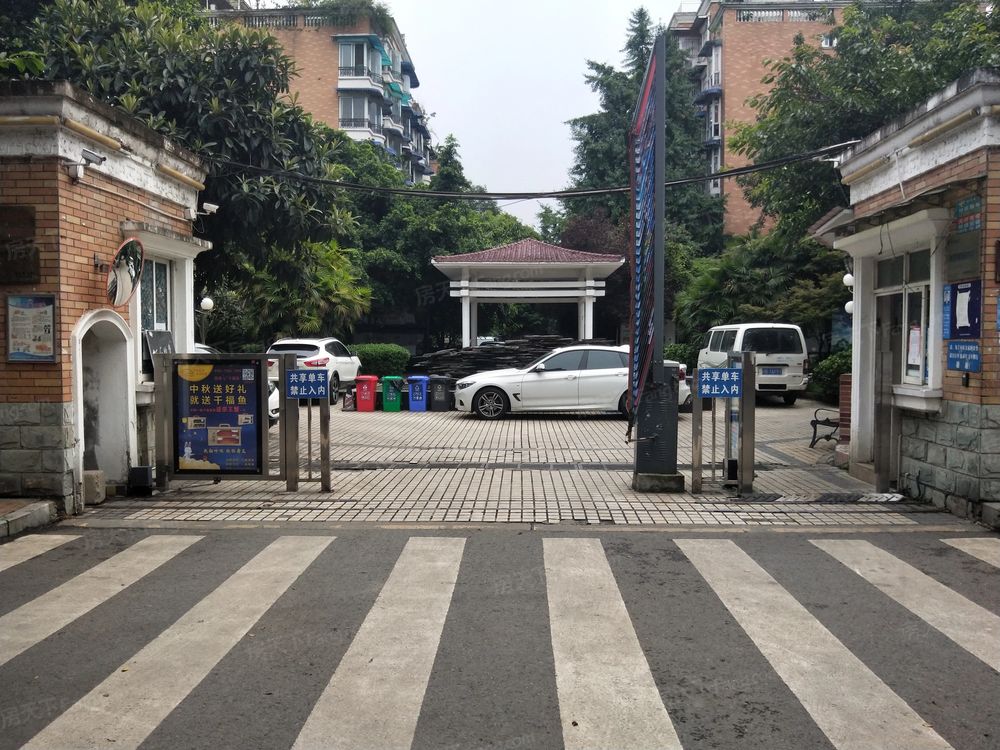 小区相关图
