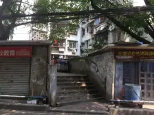 小区就在南坪协信城旁边出行方便