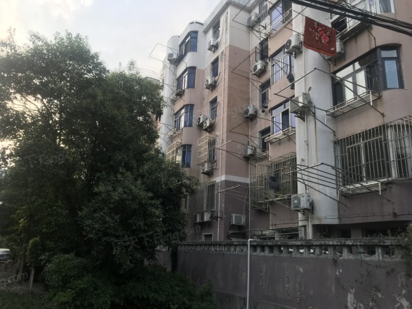 界泾港新村实景图