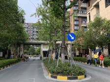 精装修复式,小区第二排中间位置,业主诚意出售