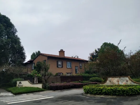 麓山国际逸翠谷