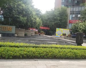 海伦国际一期3室1厅西南