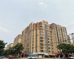 华宇静苑二期 4室2厅 东北