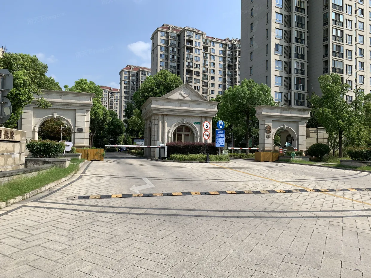 实景图-小区大门