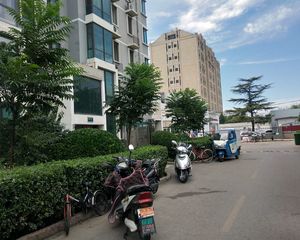 新新天第南北通透中高楼层两居室