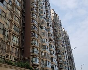 鲜花大院3室1厅东南