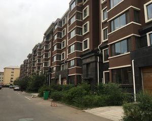 带地下车位 电梯房 四居 中间楼层 花园式小区