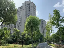 不靠马路边套,装修一年,忍痛割爱