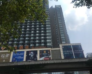 龙湖三千星座 1室1厅 西南 东南