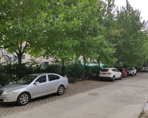 此房满五不唯一,拎包可入住,业主诚心出售。