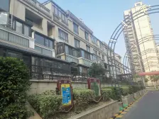 中上楼层全新毛坯户型方正好楼层,诚心出售.