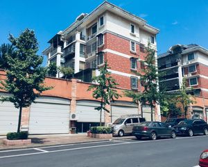 五字头地铁口精装修大三房,业主诚售,本价格没有之一